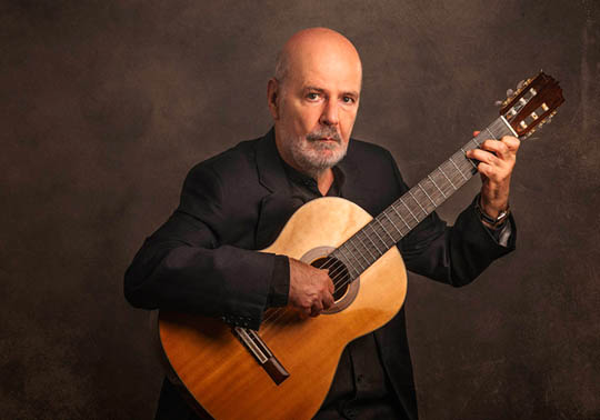 Bernardo García Huidobro, guitar